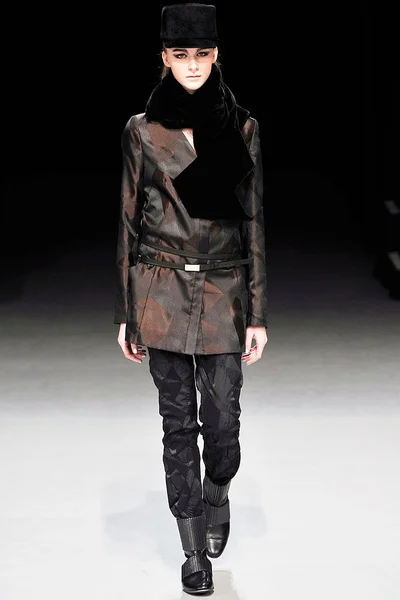 Look 13